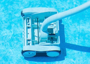 Rulon W2 Sparkles in Automatic Pool Cleaning Application