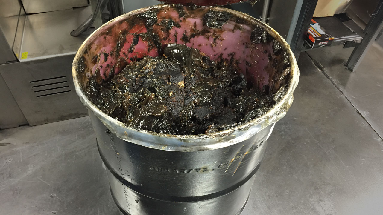 How Much Grease Do Bronze Bushings Need?